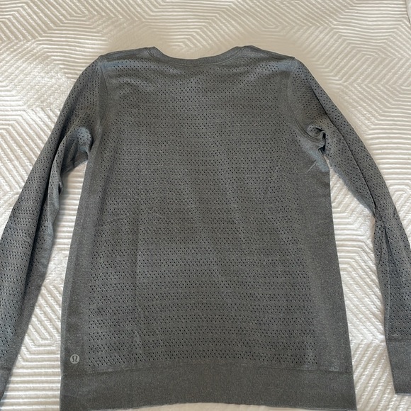 Lululemon long sleeve - Picture 4 of 4